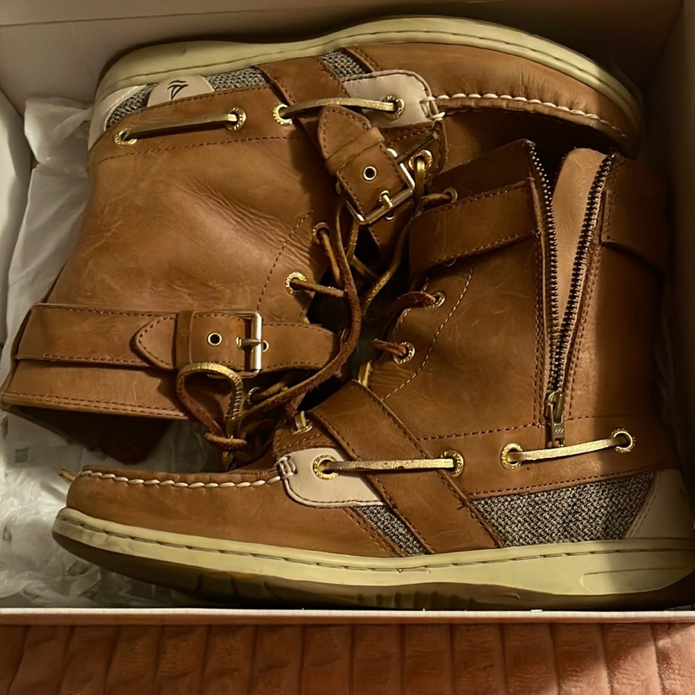 Hunter Sahara Women’s Sperry Boots